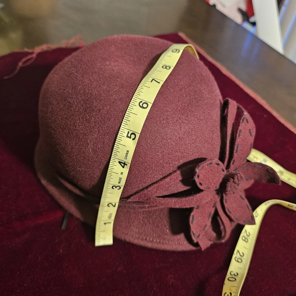 Delux Vintage Style Felt Womens Hat Floral Detail Burgundy 20s 30s 40s